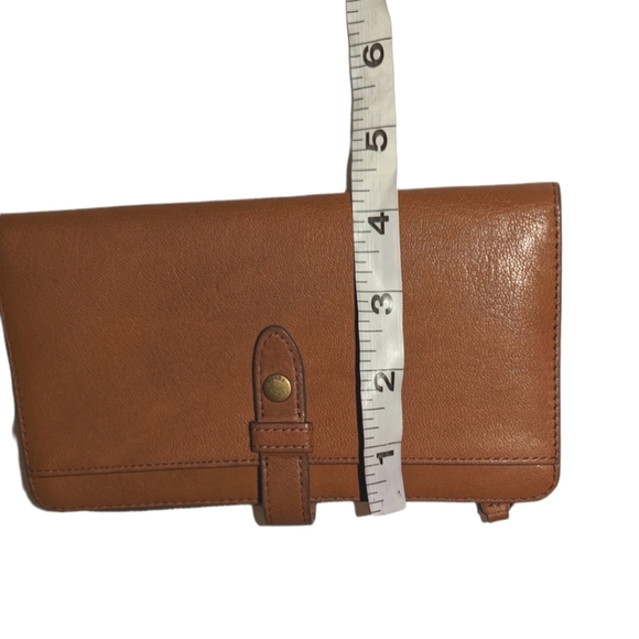 Fossil Leather Tan Wallet - Picture 8 of 9